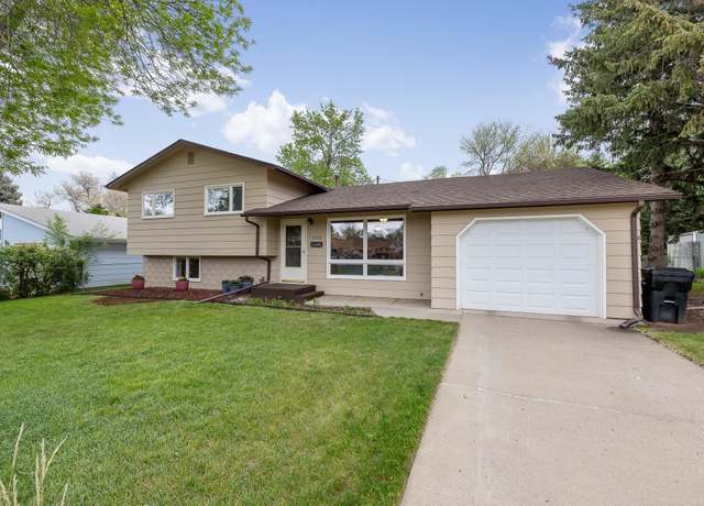 Property at 2306 Central Blvd, Rapid City, SD 57702, 3 beds, 2 baths