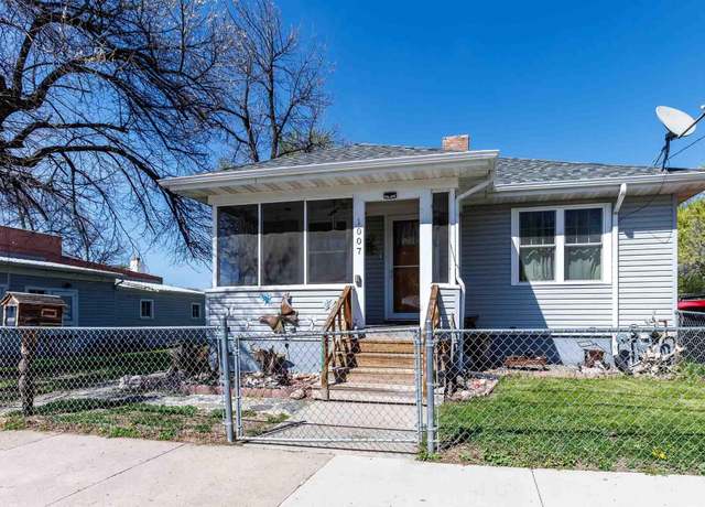 Property at 1007 Elkhorn St, Belle Fourche, SD 57717, 3 beds, 1.5 baths