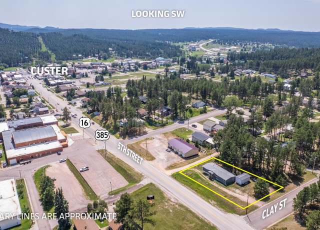 Property at 431 N 5th St, Custer, SD 57730, 3 beds, 2 baths