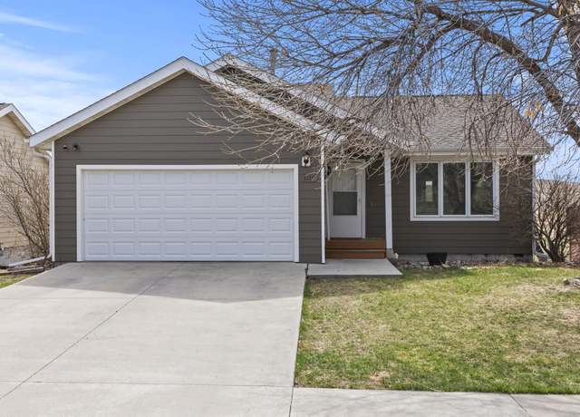 Property at 1119 Field View Dr, Rapid City, SD 57701, 3 beds, 2 baths