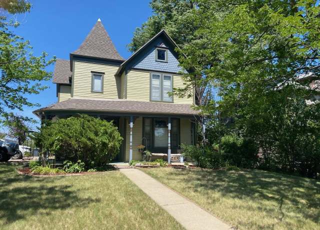 Property at 1228 Quincy St, Rapid City, SD 57701, 4 beds, 3.5 baths