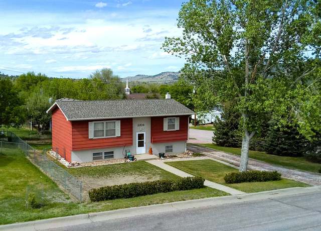 Property at 2204 Canton Ave, Hot Springs, SD 57747, 3 beds, 2 baths
