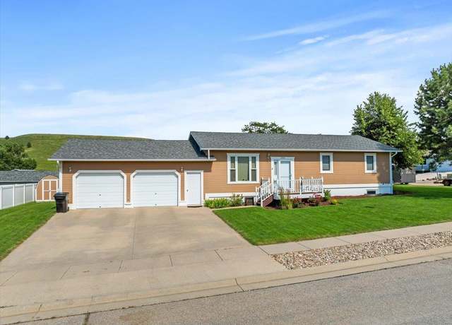 Property at 1006 S 33rd St, Spearfish, SD 57783, 4 beds, 3 baths