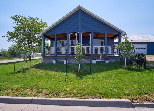 Property at 1009 E St, Edgemont, SD 57735, 3 beds, 2 baths