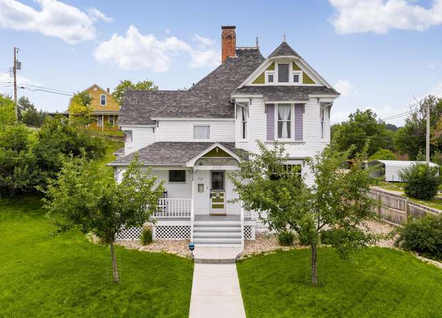 Property at 717 South St, Rapid City, SD 57701, 3 beds, 2.5 baths