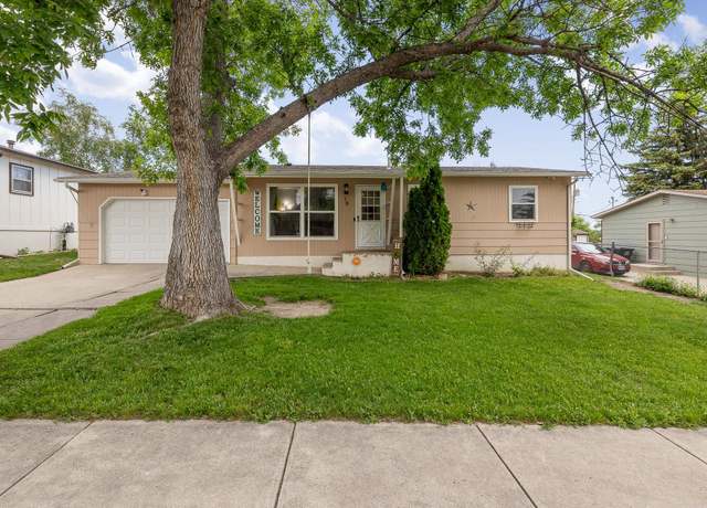 Property at 18 Crestwood Dr, Rapid City, SD 57701, 4 beds, 2 baths