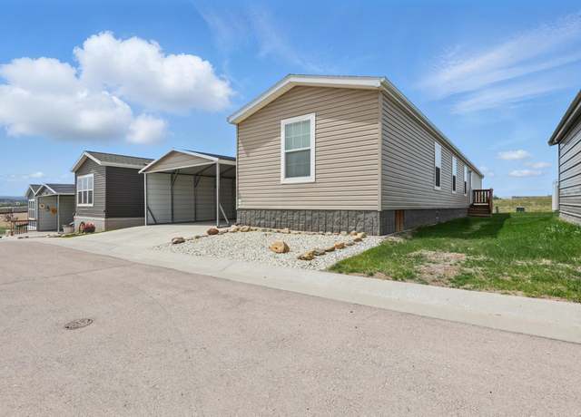 Property at 1717.50 E Philadelphia St, Rapid City, SD 57701, 3 beds, 2 baths