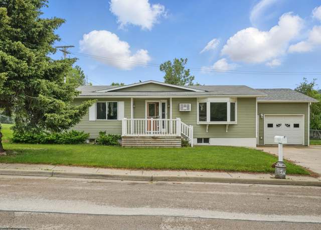 Property at 805 E Harding St, Spearfish, SD 57783, 5 beds, 2.5 baths