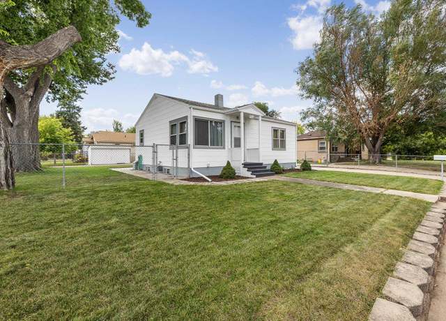 Property at 525 37th St, Rapid City, SD 57702, 3 beds, 1 bath