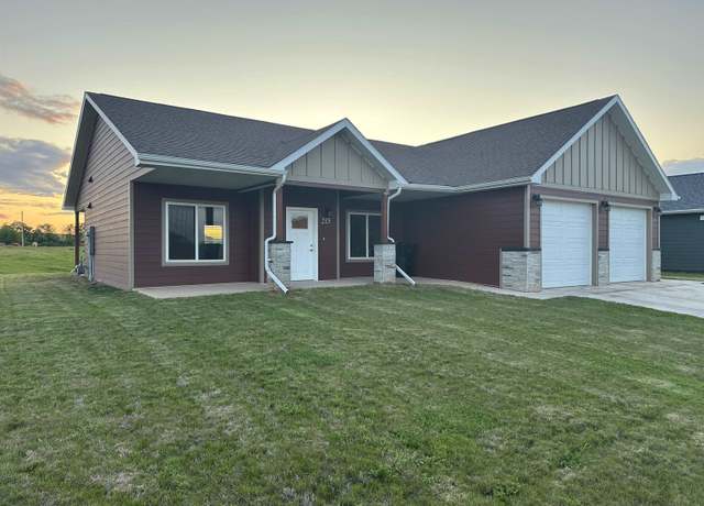 Property at 215 Aurora Ave, Spearfish, SD 57783, 3 beds, 2 baths
