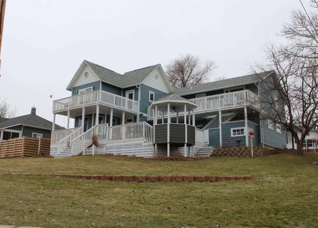 Property at 202 S Dakota St, Hot Springs, SD 57747, 5 beds, 3 baths