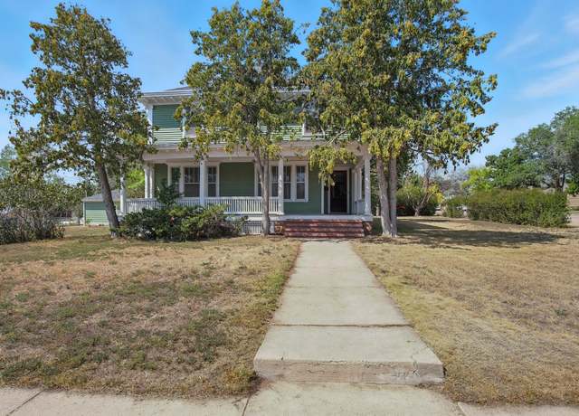 Property at 346 N 17th St, Hot Springs, SD 57747, 5 beds, 4.5 baths