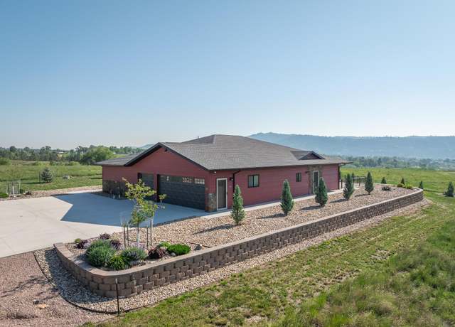 Property at 215 Meadowlark Dr, Hot Springs, SD 57747, 3 beds, 2 baths