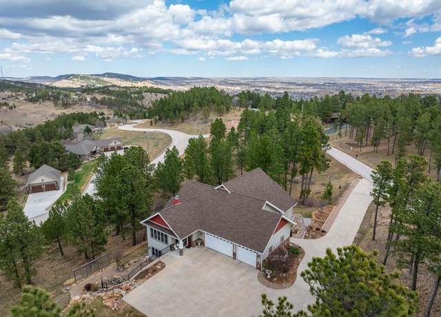 Property at 3225 Sandstone Ln, Rapid City, SD 57701, 4 beds, 2.5 baths