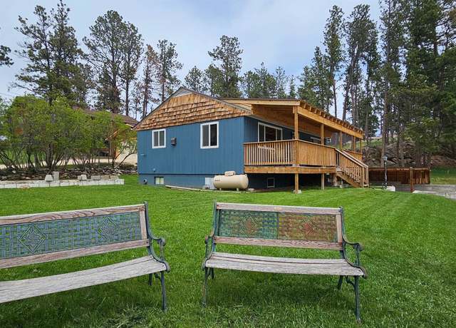 Property at 529 Willsie Ave, Custer, SD 57730, 3 beds, 2.5 baths