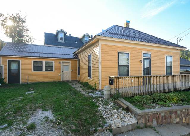 Property at 121 Columbus St, Lead, SD 57754, 3 beds, 1 bath