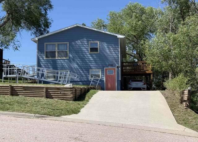 Property at 2330 Lincoln Ave, Hot Springs, SD 57747, 4 beds, 2 baths