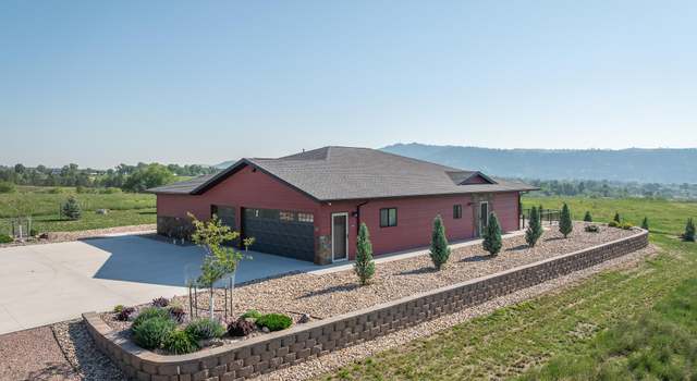 Photo of 215 Meadowlark Dr, Hot Springs, SD 57747