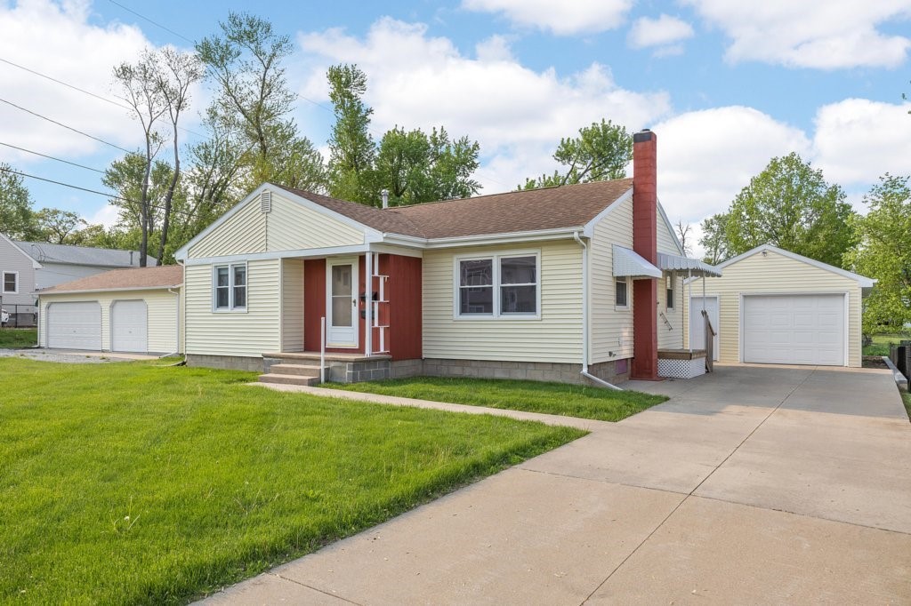 1585 2nd Ave, Marion, IA 52302 MLS 2303219 Redfin