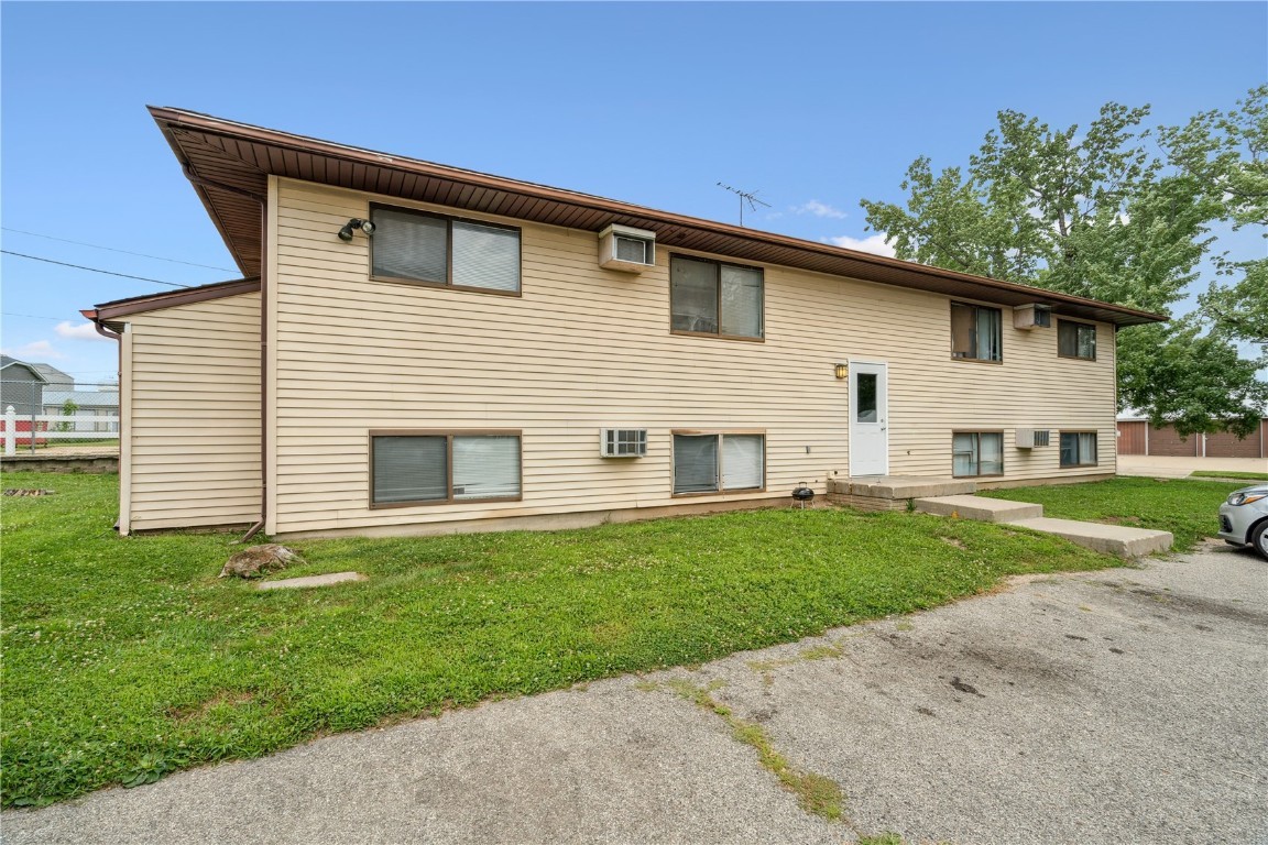 780 Ryan Ave Ave, Hiawatha, IA 52233
