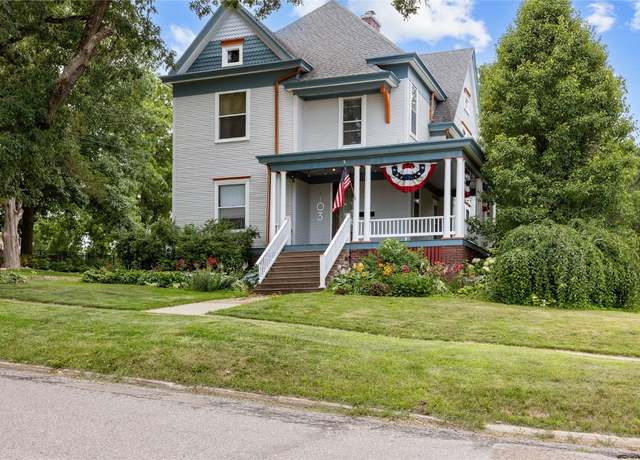 Property at 103 10th Ave SW, Mt Vernon, IA 52314, 4 beds, 1.5 baths