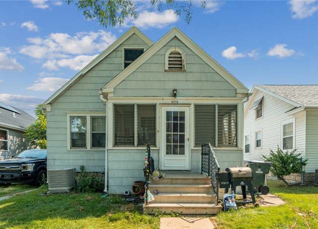 Property at 1073 G Ave NW, Cedar Rapids, IA 52405, 3 beds, 1 bath