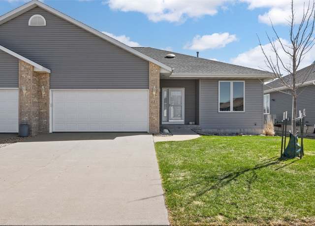 Property at 623 Winterberry Pl NE, Cedar Rapids, IA 52402, 3 beds, 2 baths