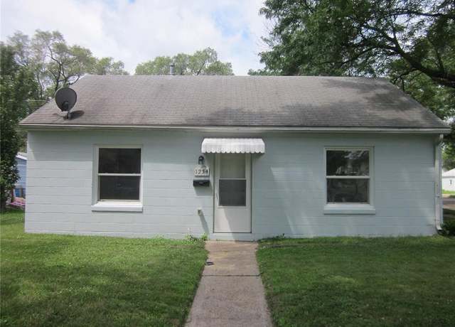 Property at 1234 6th St NW, Cedar Rapids, IA 52405, 2 beds, 1 bath