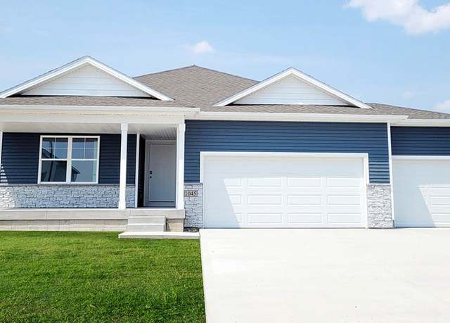 Property at 2853 Prairielight Dr, Hiawatha, IA 52233, 4 beds, 3 baths