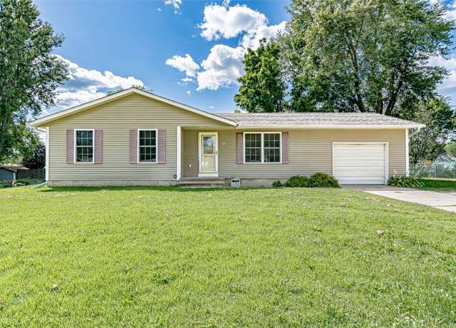 Property at 507 Maplewood Dr, Center Point, IA 52213, 3 beds, 1 bath