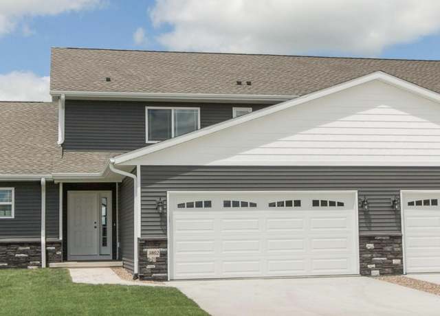 Property at 3806 English Glen Ave, Marion, IA 52302, 3 beds, 2.5 baths