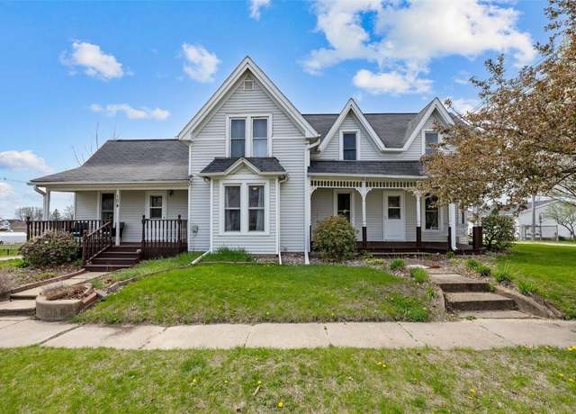 Property at 104 1st St N, Coggon, IA 52218, 3 beds, 1.5 baths