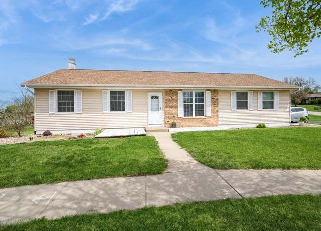Property at 6664 Sand Ct SW, Cedar Rapids, IA 52404, 4 beds, 2.5 baths