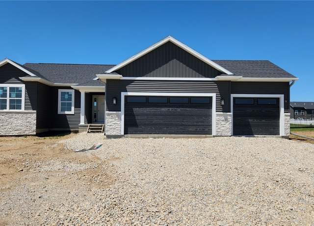 Property at 1075 Archer Dr, Marion, IA 52302, 4 beds, 3 baths
