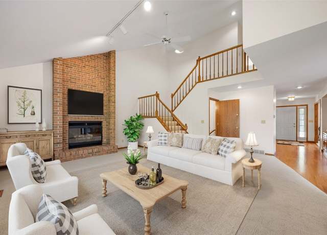 Property at 3629 Timberline Dr NE, Cedar Rapids, IA 52402, 3 beds, 3.5 baths