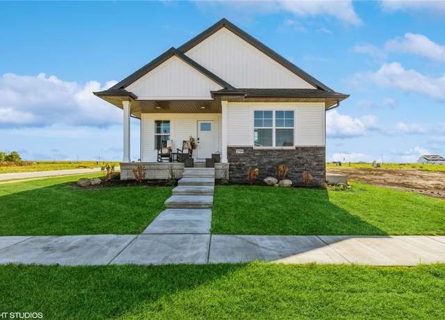 Property at 2700 Rookwood Ln, Marion, IA 52302, 2 beds, 2 baths
