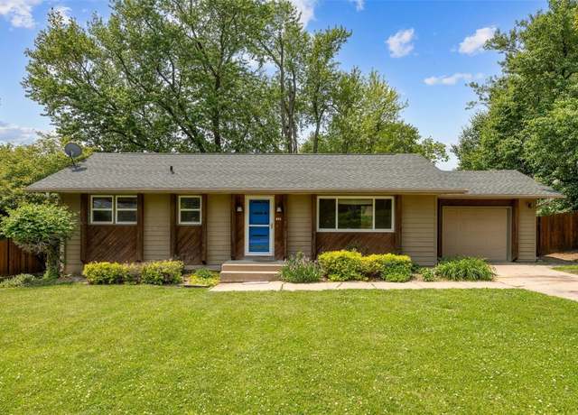 Property at 443 Red Fox Rd Rd SE, Cedar Rapids, IA 52403, 3 beds, 2 baths