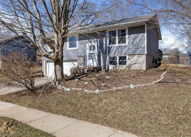 Property at 232 Amhurst St, Iowa City, IA 52245, 3 beds, 2 baths
