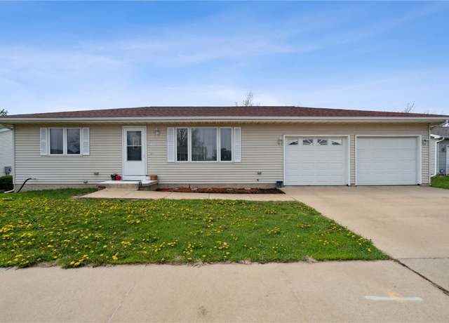 Property at 3137 33rd Ave SW, Cedar Rapids, IA 52404, 3 beds, 2 baths
