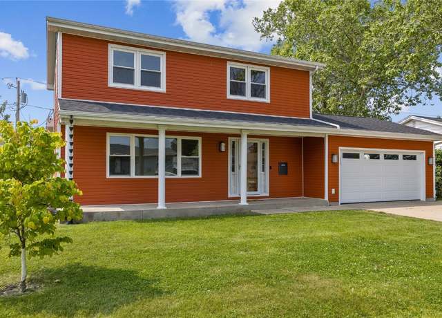 Property at 3013 Ravenwood Ter NW, Cedar Rapids, IA 52405, 4 beds, 1.5 baths