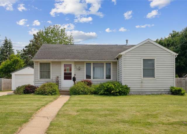 Property at 608 W 13th St, Vinton, IA 52349, 2 beds, 1.5 baths