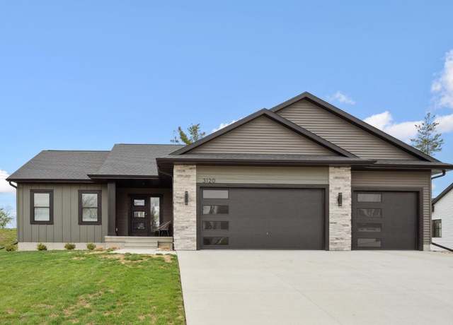Property at 3120 Timber Ridge Ct, Hiawatha, IA 52233, 4 beds, 3 baths