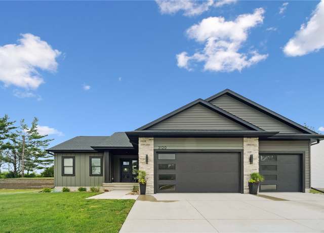Property at 3120 Timber Ridge Ct, Hiawatha, IA 52233, 4 beds, 3 baths