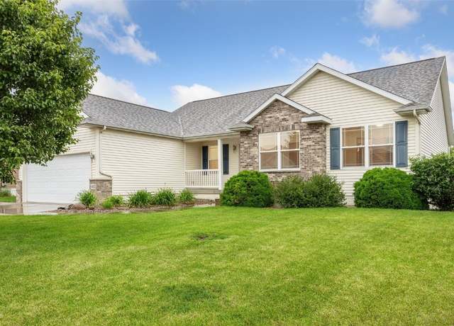 Property at 412 Limerock Dr NW, Cedar Rapids, IA 52405, 4 beds, 3 baths