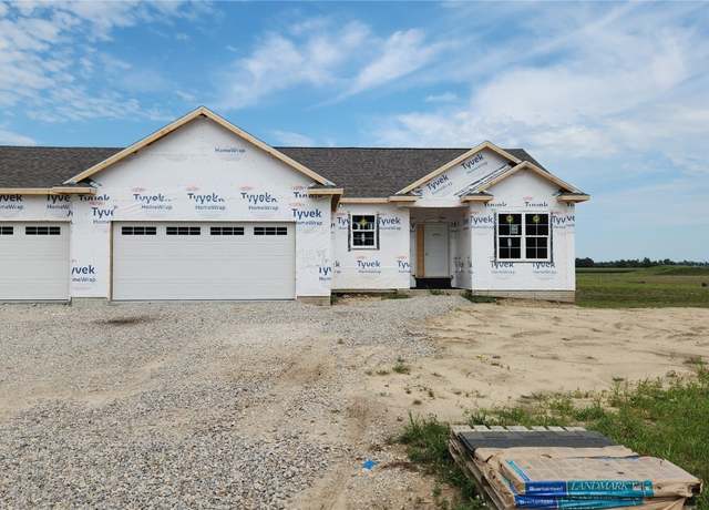 Property at 226 Mccarran Ave NE, Cedar Rapids, IA 52402, 5 beds, 3 baths