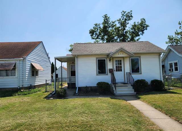 Property at 617 21st Ave Ave SW, Cedar Rapids, IA 52404, 1 bed, 1.5 baths