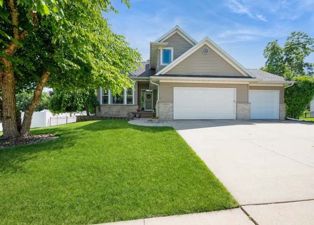 Property at 2654 Mulberry Ct, Marion, IA 52302, 4 beds, 3.5 baths