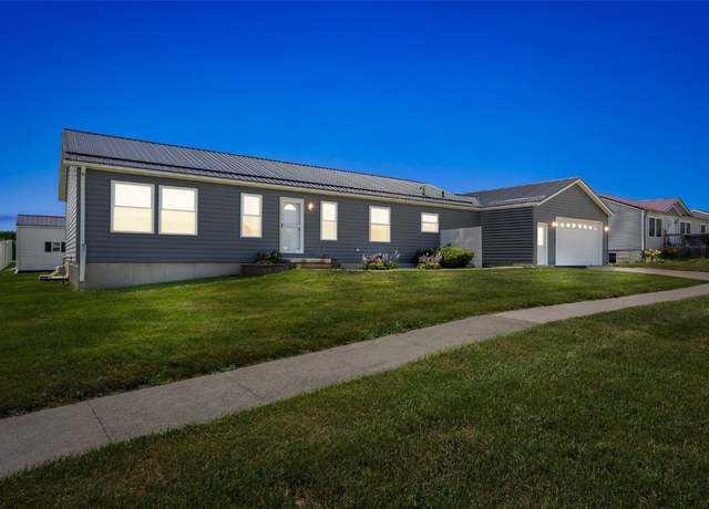 Property at 204 Northgate St, Shellsburg, IA 52332, 3 beds, 2 baths
