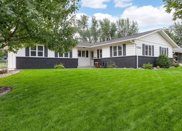 Property at 2333 Brookland Dr NE, Cedar Rapids, IA 52402, 3 beds, 3 baths