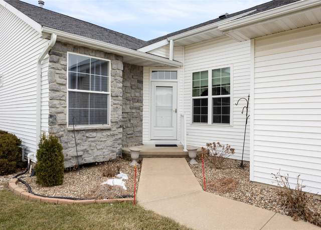 Property at 1616 Greens Way Ct NE, Cedar Rapids, IA 52402, 3 beds, 3 baths
